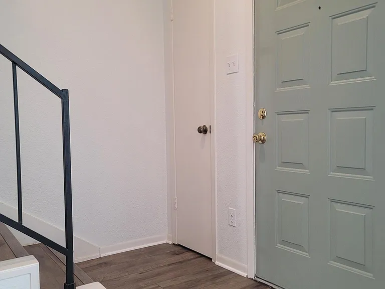 1005 Park Meadow Dr — Photo 13