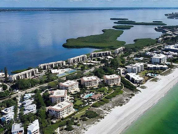 2nd image of 4976 GULF OF MEXICO DRIVE #Villa 18