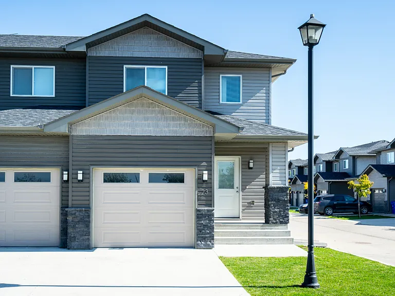 10 Foxdale Way — Photo 6