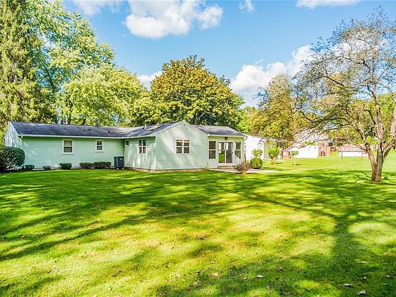 5th image of 23 Garden Dr