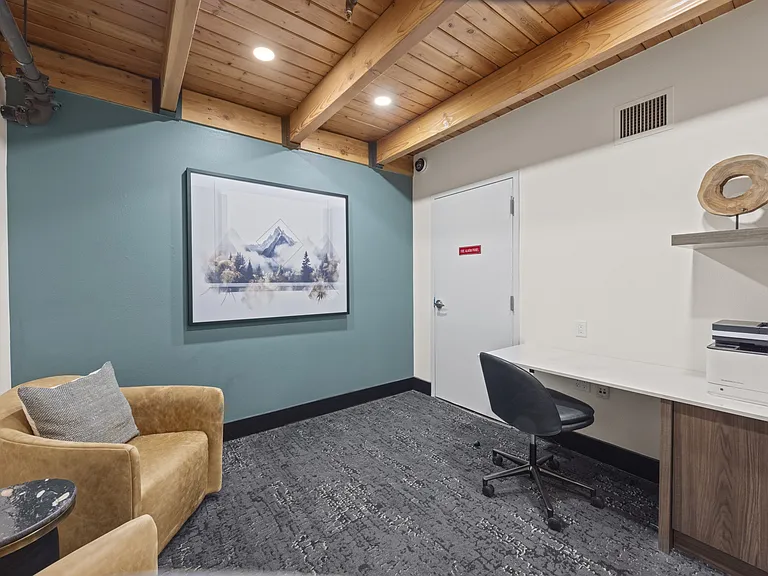 Business Center at The Lakes Apartments in Bellevue, WA 98007
