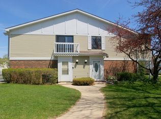 415 Harrison Ct, Vernon Hills, IL 60061