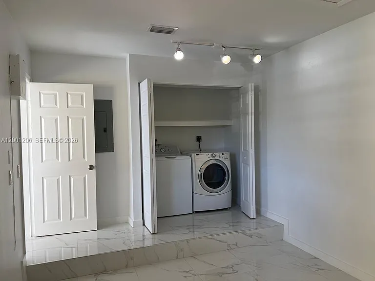 1125 NE 210th Ter — Photo 8