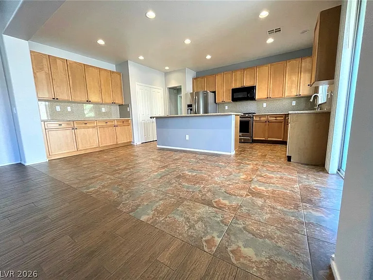 9222 Avon Park Ave — Photo 10