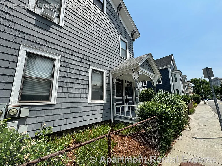 566 Putnam Ave #2R — Photo 6