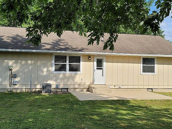 609 Pine Street Patio