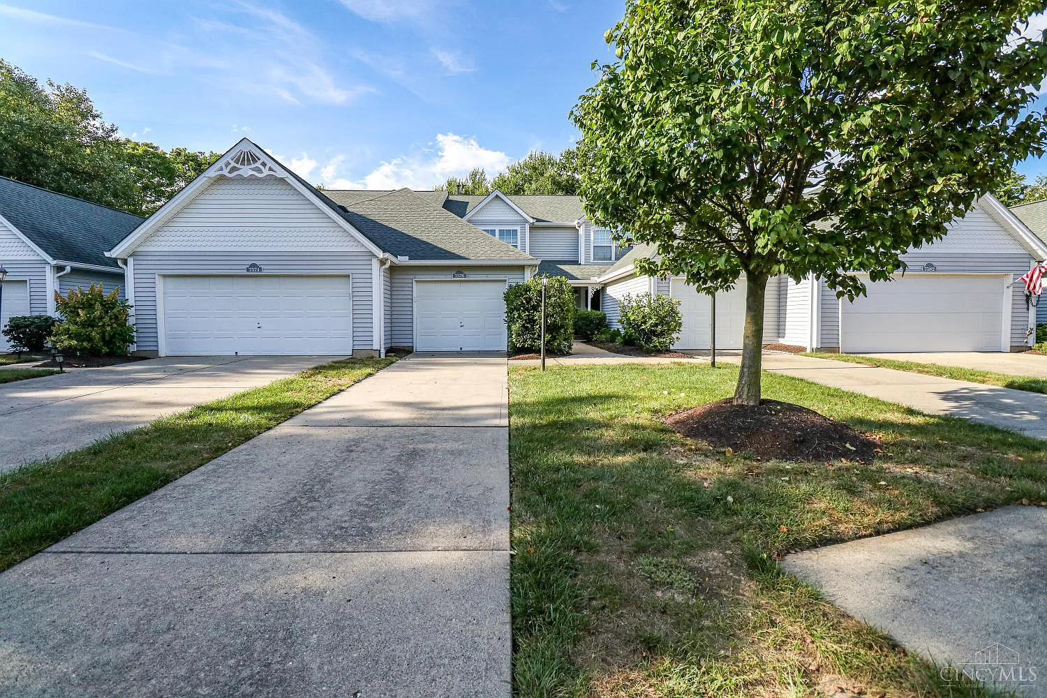 2 bed, 2.5 bath, $2,200 — Photo 3