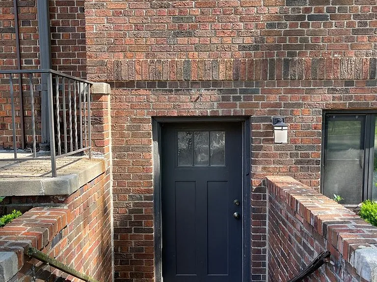 3302 Burt St — Photo 22