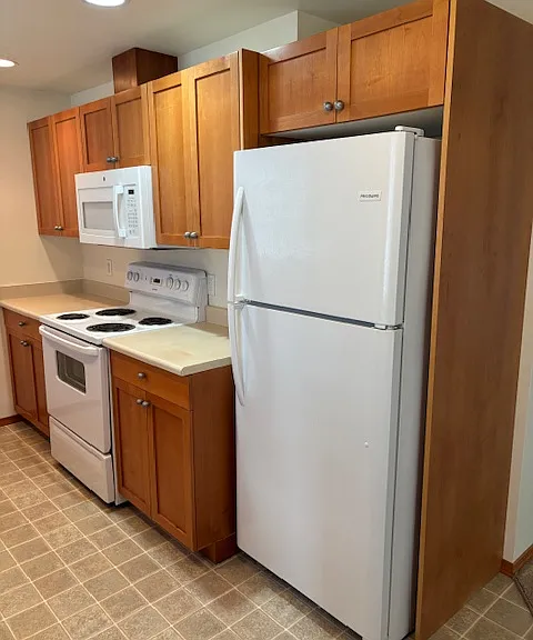 423 SW 155th St #H — Photo 11