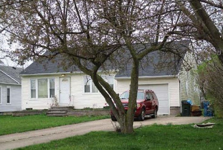 2nd image of 350 Helen Ave