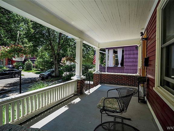 3rd image of 412 Ashland Ave