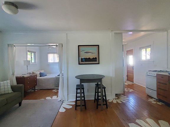 5th image of 2463 Ingalls St