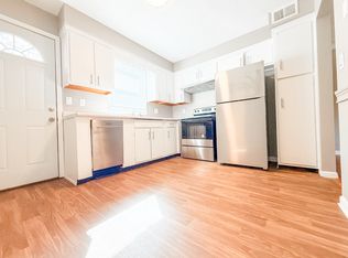 3221 Woolworth Ave, Omaha, NE 68105