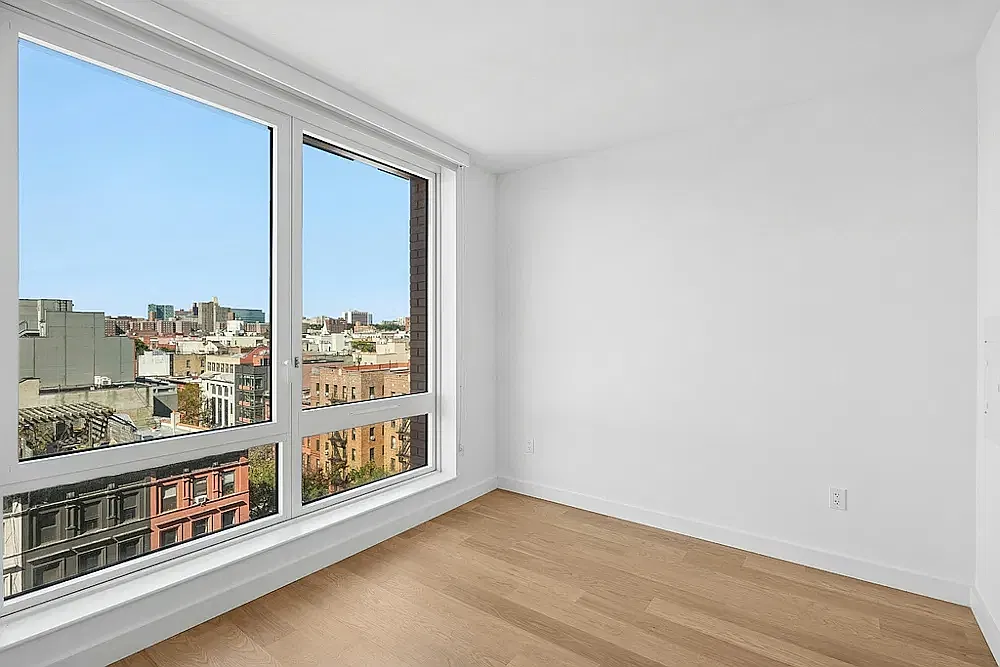 2035 5th Avenue — Photo 4