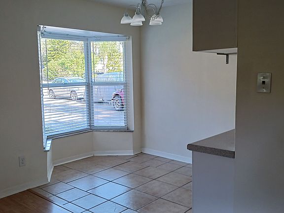 4th image of 244 Ashwood Dr #244