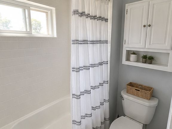 5th image of 401 Waterman Ave #1