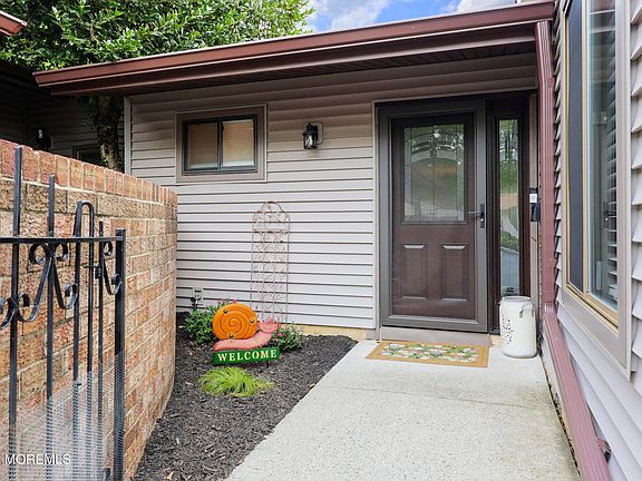 2nd image of 52 Eastport Court