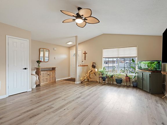 5th image of 2649 NE Sugarpine Rd