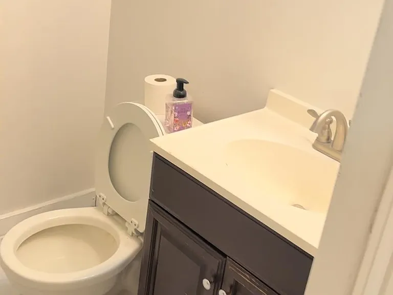19 Hampton St #4 — Photo 9