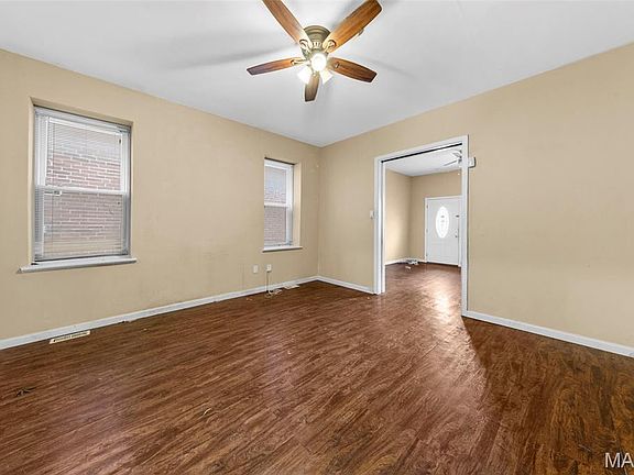 5th image of 3018 Texas Ave