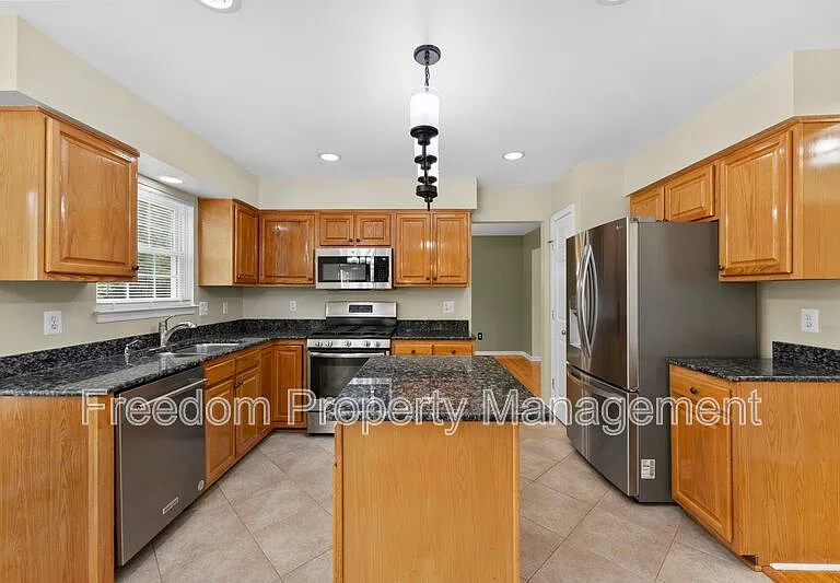 9140 Worthington Dr — Photo 25