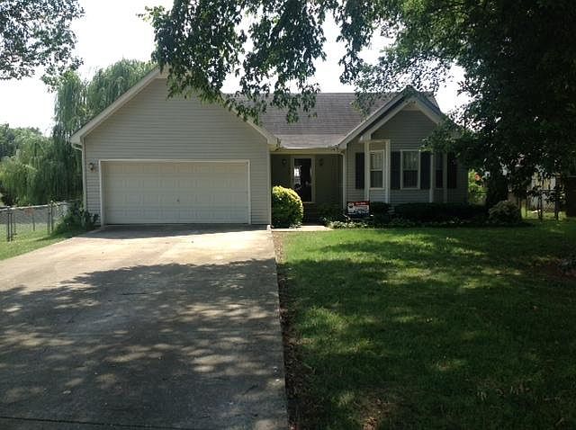 1st image of 402 Acorn Ct