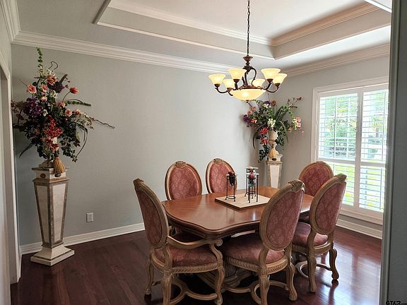 2nd image of 221 Bayhills Dr