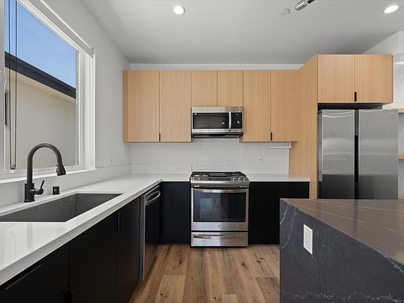 3rd image of 841 N McCadden Pl #B