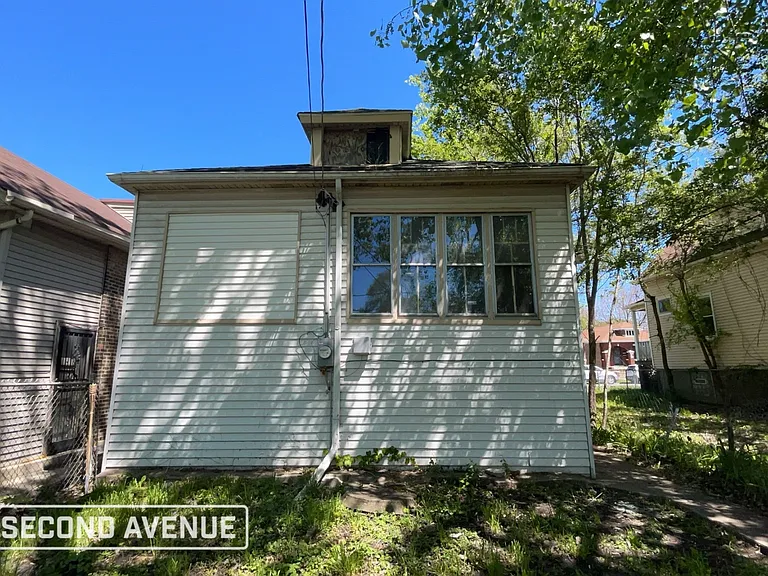 9136 S Blackstone Ave — Photo 11