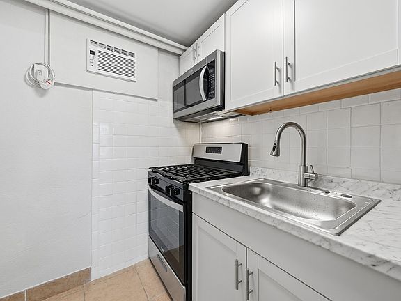 3rd image of 805 W New York Ave #101