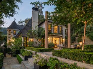 8469 Hollywood Blvd, Los Angeles, CA 90069