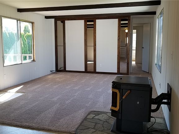 4th image of 16600 25th Ave NE Unit 40