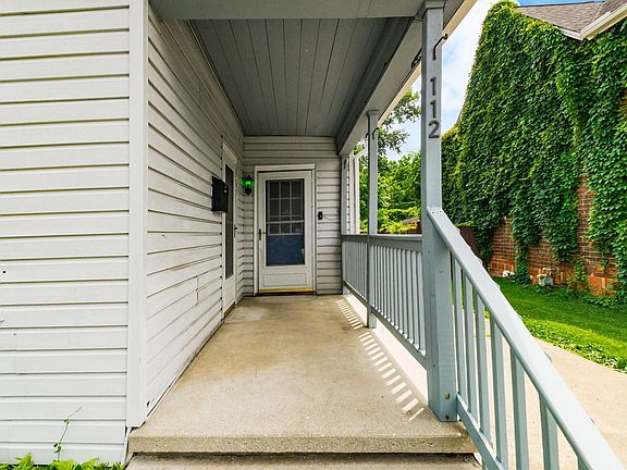 4th image of 112 Dewey Ave