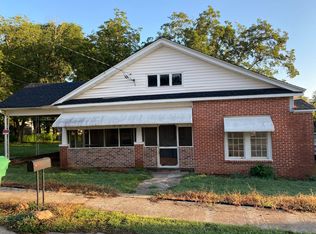 96 Adams St, Lavonia, GA 30553