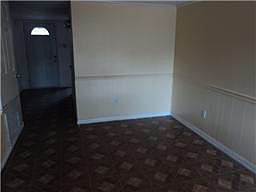 4th image of 736 Cambridge Dr
