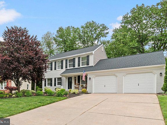 2nd image of 703 Macphail Ct N