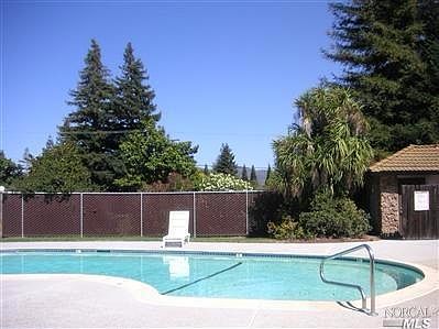 1st image of 715 Marsh Dr