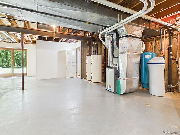 3rd image of 4133 Creeks Edge Dr
