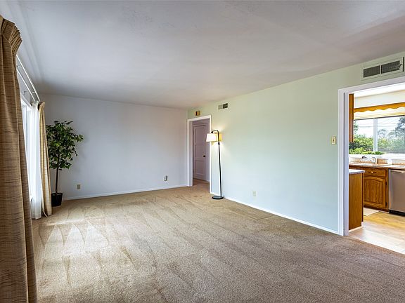 5th image of 2251 37th St