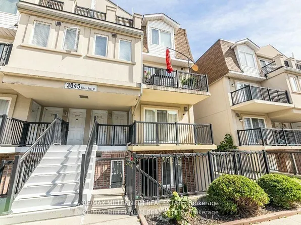 3045 Finch Ave W #1034, Toronto, ON M9M 0A5