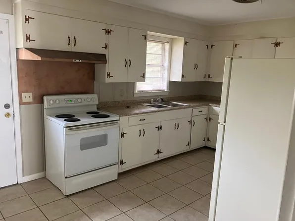 508 5th St S #6, Columbus, MS 39701