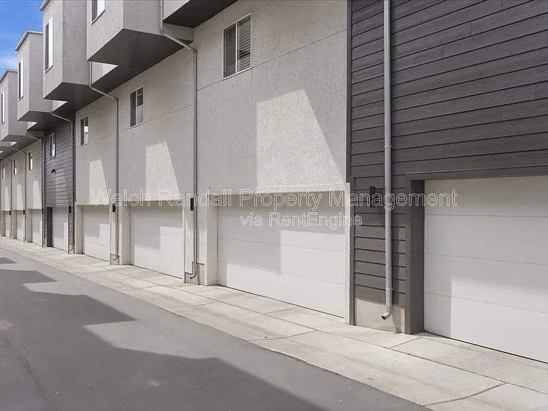 MODA Highland Park — Photo 20