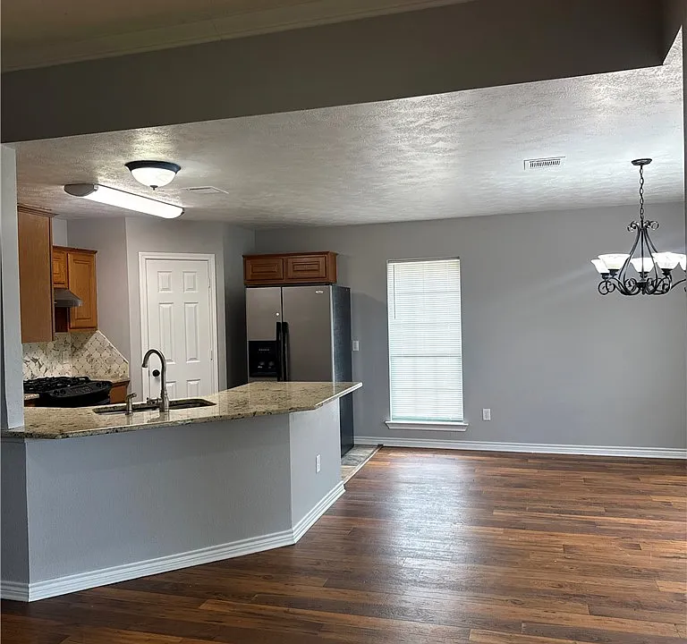 3724 Dove Hollow Ln