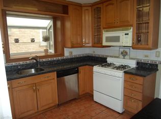 2730 W Balmoral Ave, Chicago, IL 60625