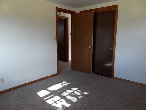 5th image of 227 Marion St
