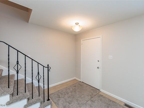2nd image of 6919 N Parkway Dr