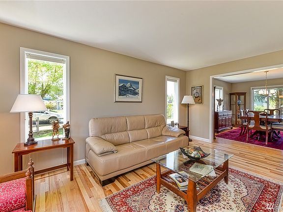 4th image of 603 NW Glenwood Ct
