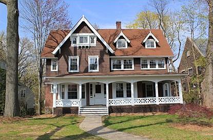 1st image of 135 Woodridge Pl