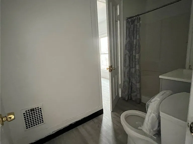 229 Kellogg St — Photo 12