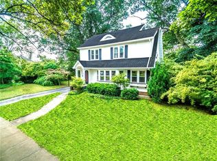 401 Wimbledon Rd, Rochester, NY 14617